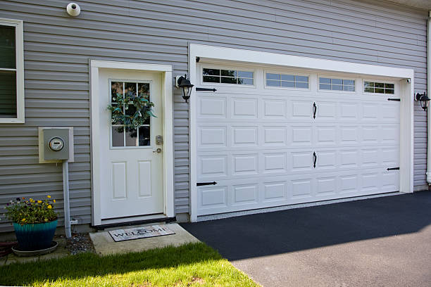 24/7 Emergency Garage Door Panel Replacement experts in Nekoosa, WI
